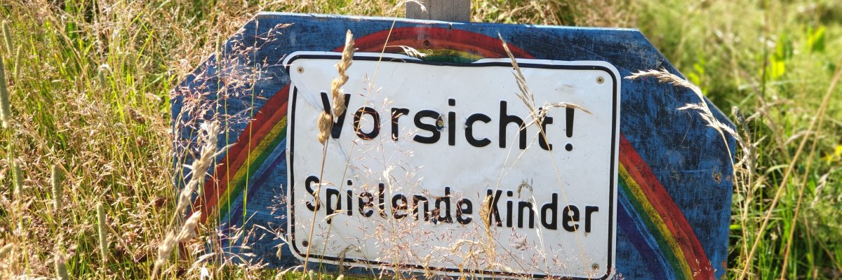 Schild Vorsicht Spielende Kinder 