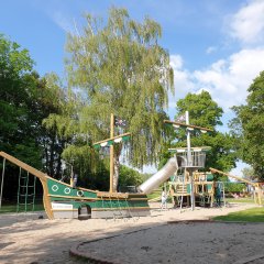 Spielplatz am rhein